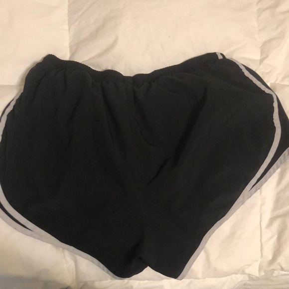 Nike running shorts Large - Picture 2 of 3